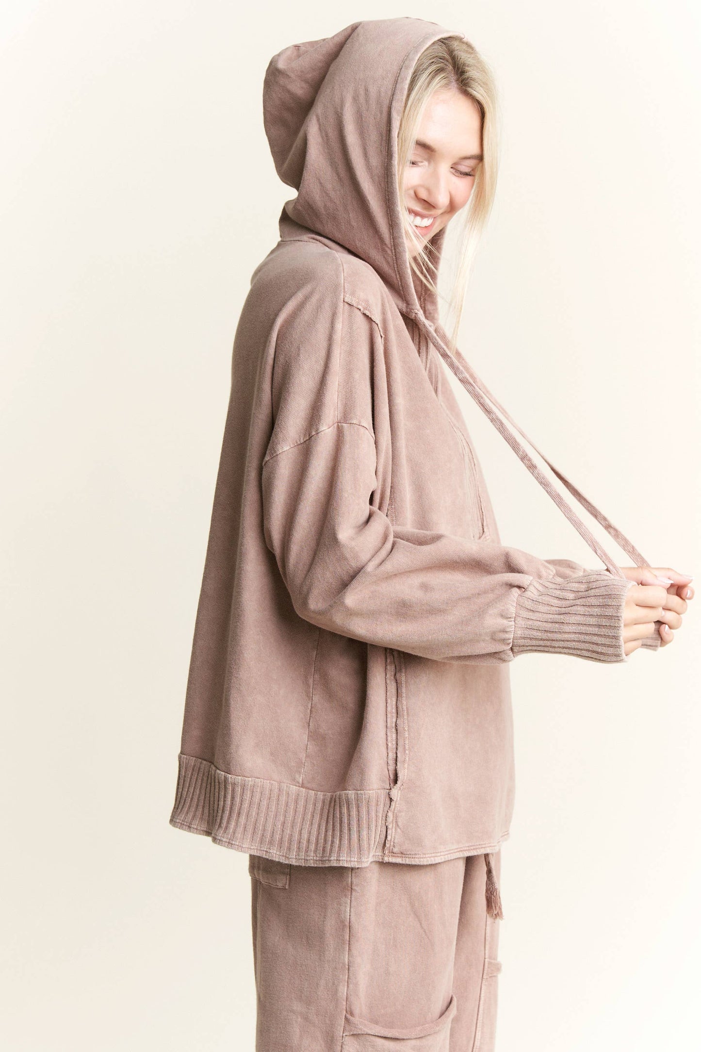 MineralWash Vneck Hoodie Sweatshirt with Thumbholes HT5958: Olive / S-M-L / 2-2-2