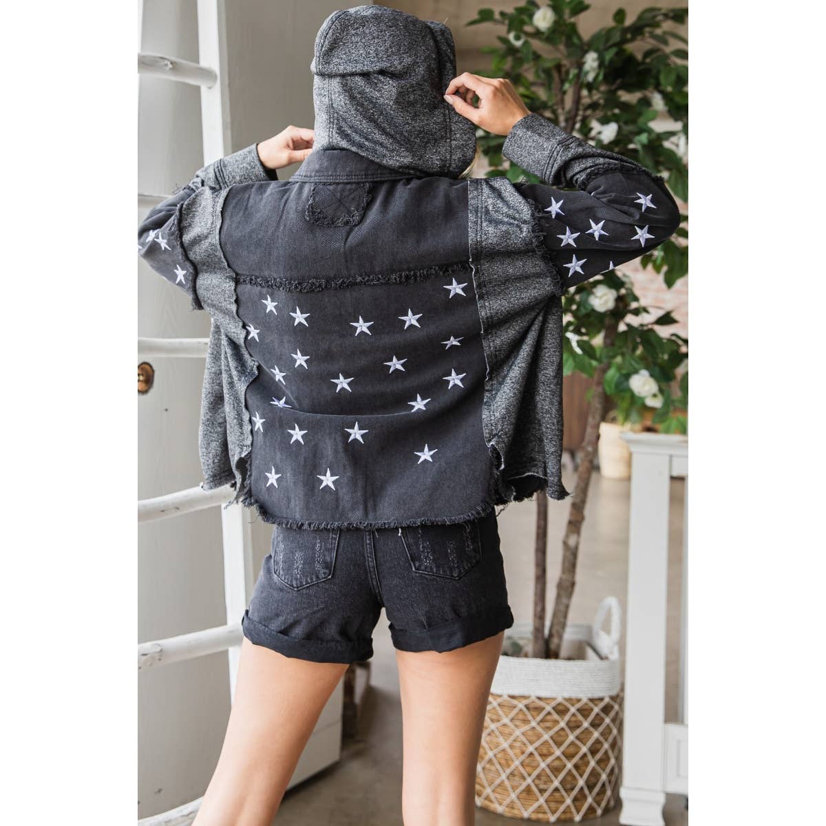 Star Embroidered Hoodie Denim Jacket: Black / L