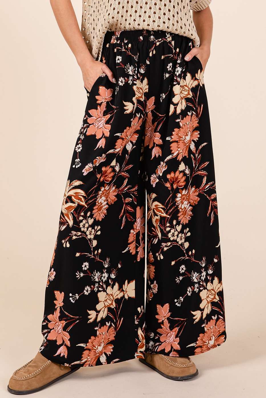 FLOWER PRINT ELASTIC WAIST MID RISE WIDE LEG PANTS