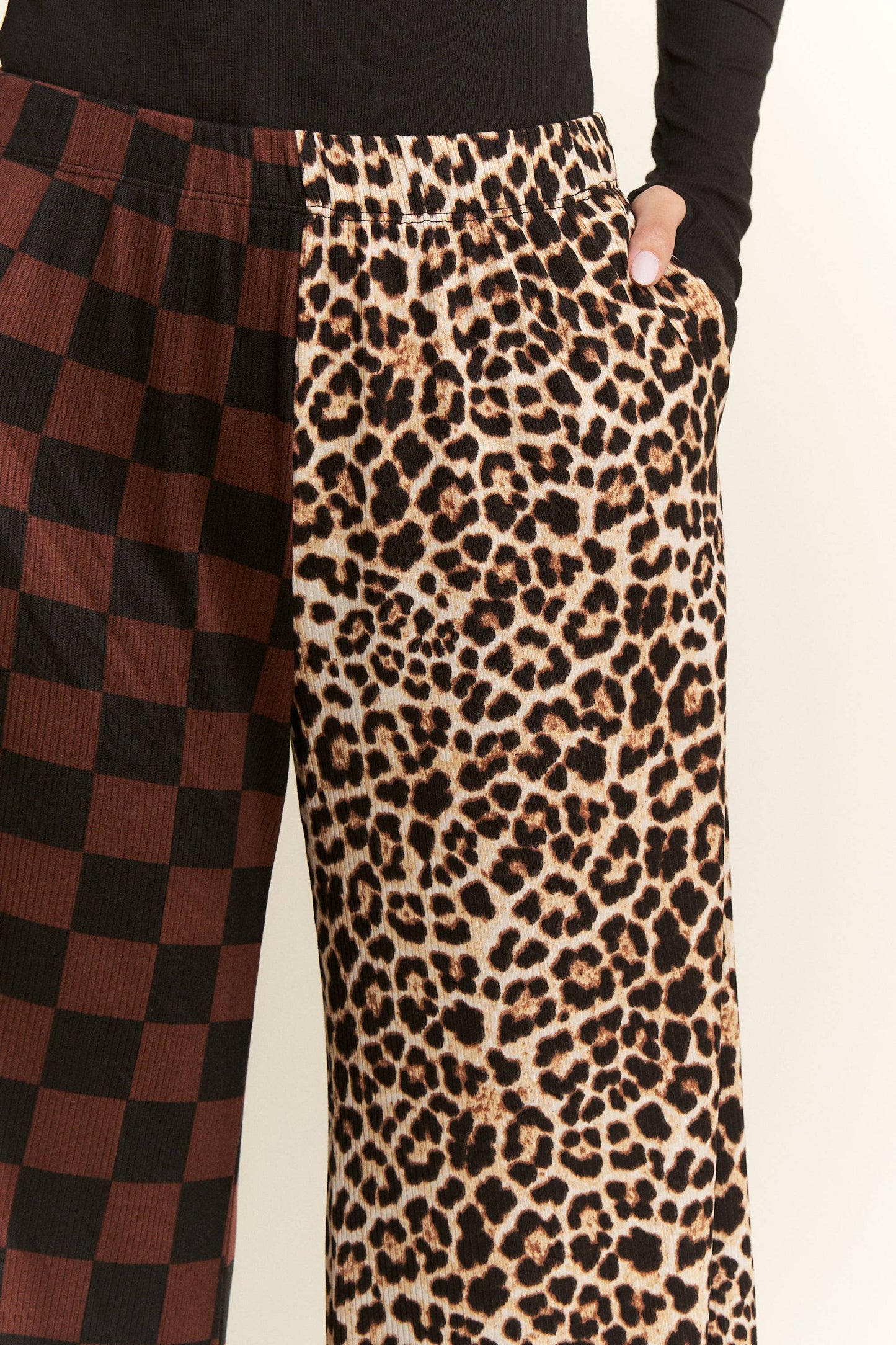 SPLIT DECISION LEOPARD-CHECKERED PANTS: MOCHA / L