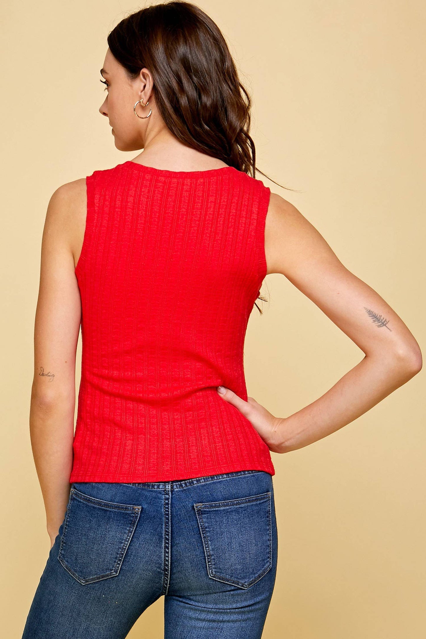 MIXED KNIT TANK TOP WITH BUTTON CLOSURE DETAIL