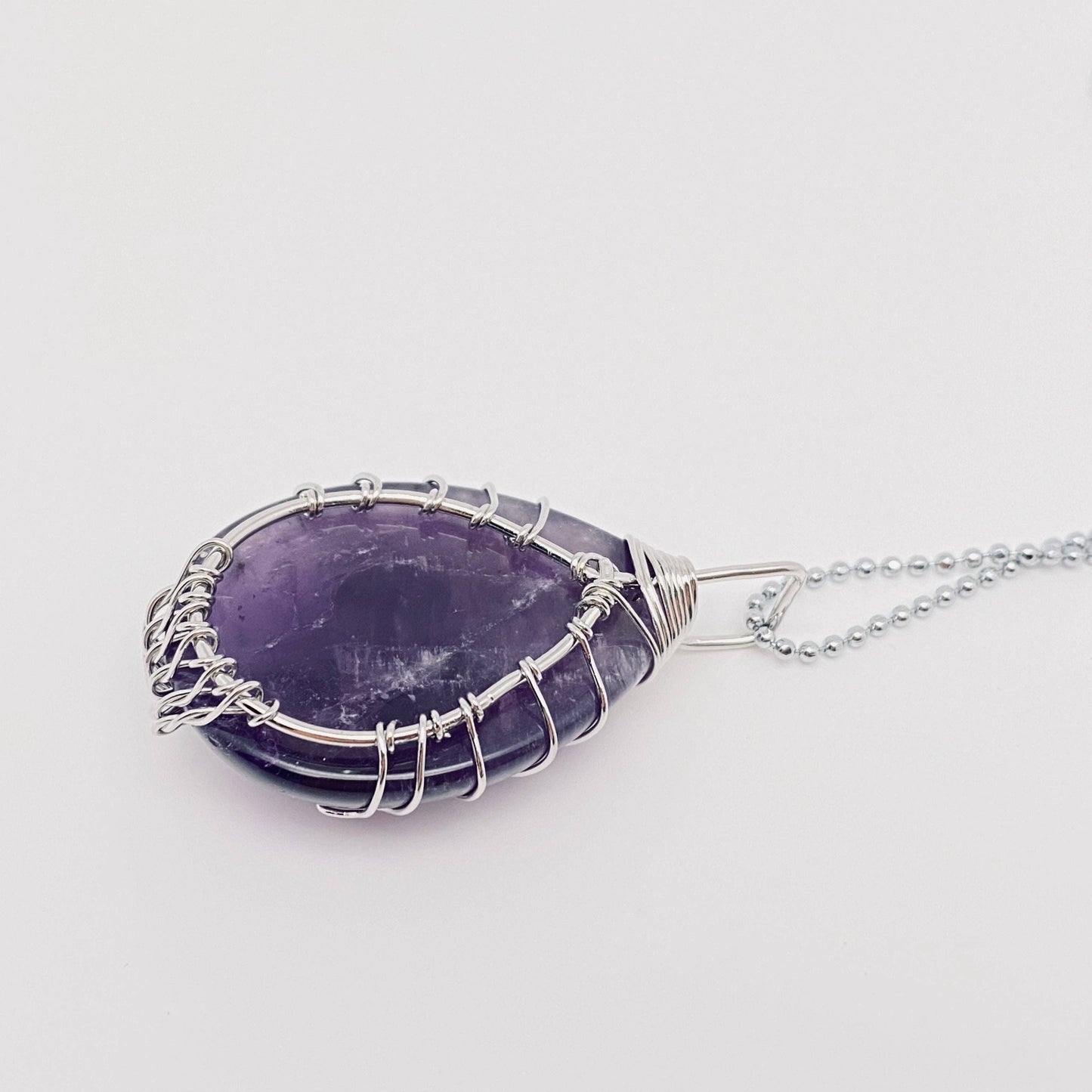 Natural Stone Winding Drop-shaped Crystal Pendant Necklace